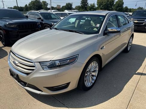Used 2018 Ford Taurus Limited FWD image 3