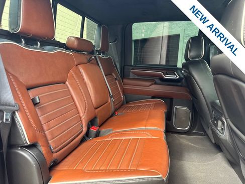 Used 2024 GMC Sierra 2500 Denali Ultimate AWD/4WD image 11