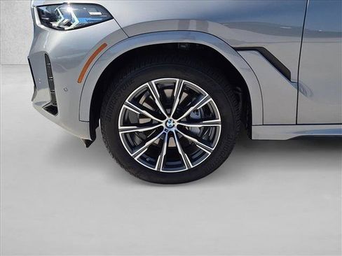 Used 2025 BMW X6 xDrive40i w/ Climate Comfort Package AWD/4WD image 25