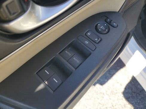 Used 2020 Honda CR-V Touring image 12