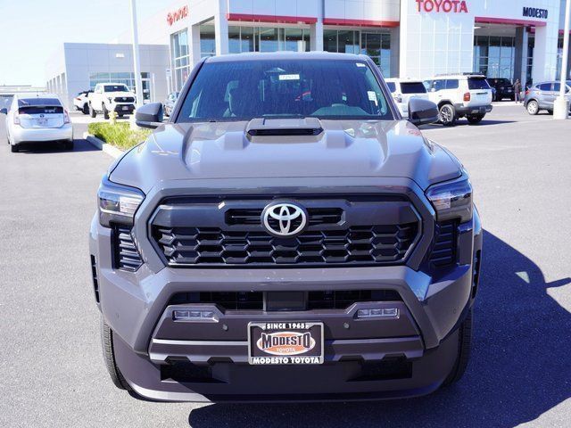 Used 2025 Toyota Tacoma TRD Sport w/ TRD Sport Upgrade Package AWD/4WD image 7