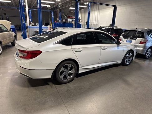 Used 2018 Honda Accord EX image 5