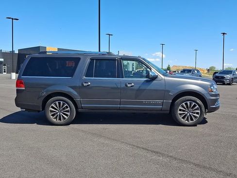 Used 2017 Lincoln Navigator L Select AWD/4WD image 7