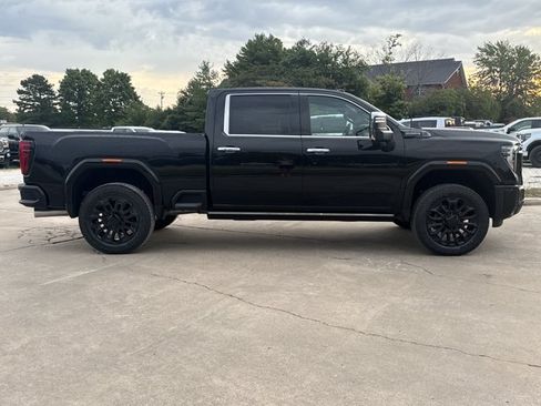 New 2026 GMC Sierra 2500 Denali Ultimate w/ LPO, Black Badging Package AWD/4WD image 2