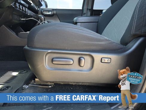 Used 2023 Toyota Tacoma TRD Off-Road image 2