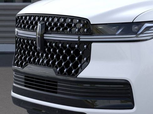 New 2025 Lincoln Navigator L Black Label AWD/4WD image 17