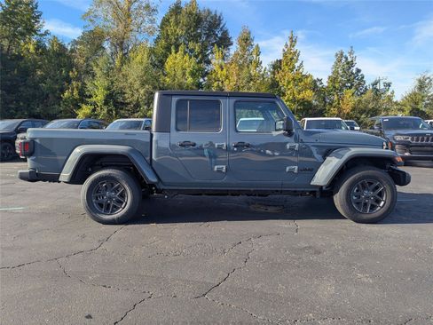 New 2025 Jeep Gladiator Sport AWD/4WD image 6