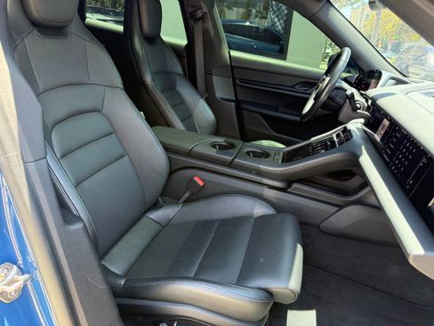 Used 2022 Porsche Taycan RWD image 33