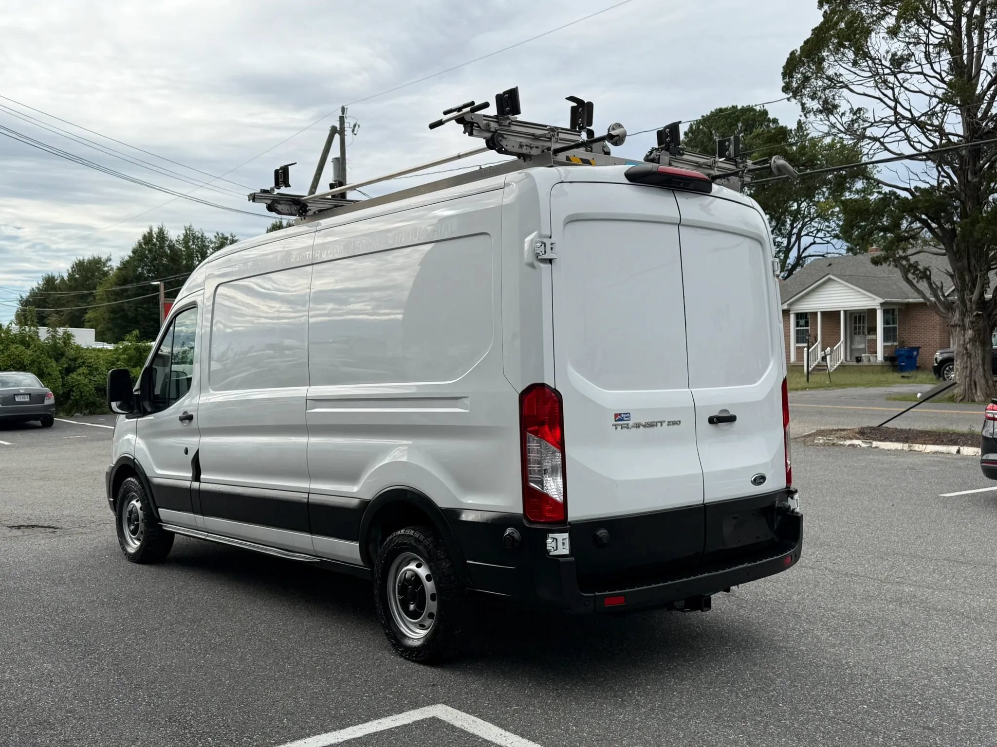Used 2020 Ford Transit 250 Medium Roof w/ Load Area Protection Package RWD image 3