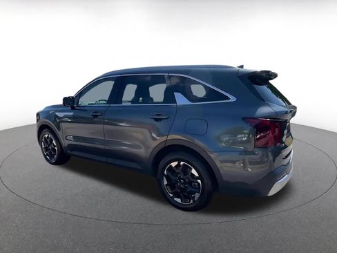 Used 2024 Kia Sorento S FWD image 10