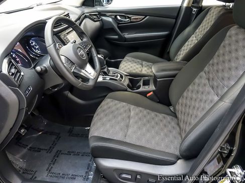 Used 2021 Nissan Rogue Sport SV image 10