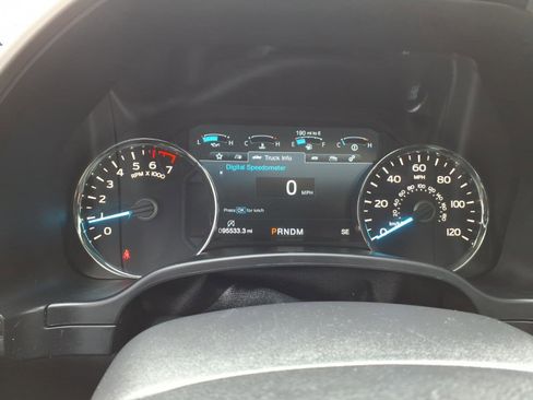 Used 2019 Ford F150 Lariat w/ Equipment Group 502A Luxury AWD/4WD image 19