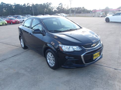 Used 2020 Chevrolet Sonic LT w/ Convenience Package image 4