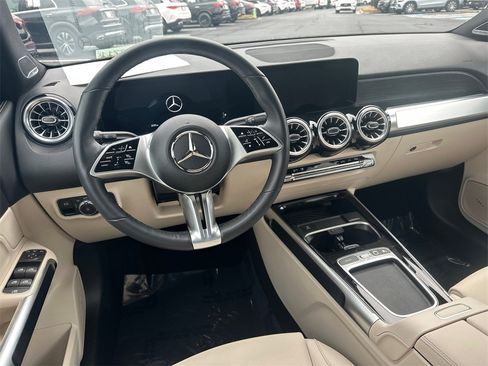 Certified 2025 Mercedes-Benz GLB 250 image 25