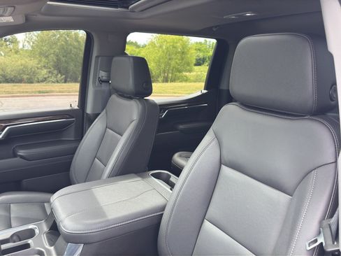 Used 2024 GMC Sierra 1500 Elevation w/ Elevation Premium Package AWD/4WD image 19