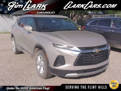 Used 2021 Chevrolet Blazer LT FWD image 1