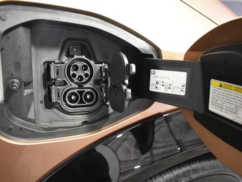 Certified 2024 Nissan Ariya AWD image 41