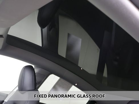 Used 2024 Tesla Model Y Long Range image 4