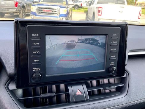 Used 2019 Toyota RAV4 LE image 23