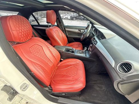 Used 2014 Mercedes-Benz C 300 4MATIC Sedan image 32