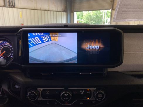 Used 2025 Jeep Wrangler Unlimited Sport AWD/4WD image 42
