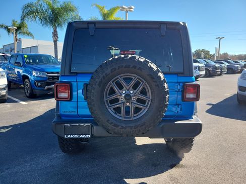 Used 2026 Jeep Wrangler Sport S image 6