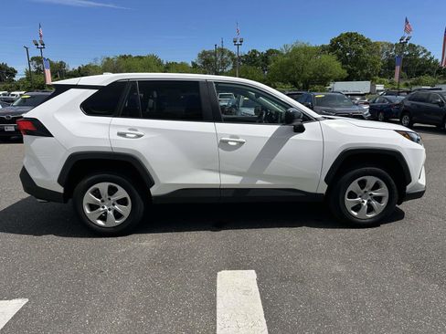 Used 2024 Toyota RAV4 LE AWD/4WD image 4