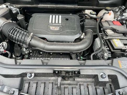 Certified 2025 Cadillac XT5 Premium Luxury w/ LPO, Floor Liner Package AWD/4WD image 8