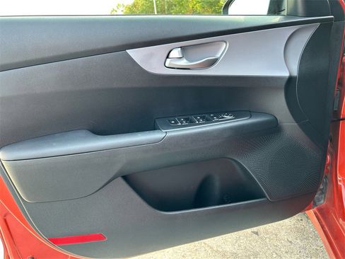 Used 2024 Kia Forte LXS w/ LXS Technology Package image 11
