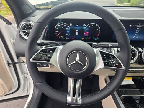 New 2026 Mercedes-Benz GLB 250 4MATIC image 14