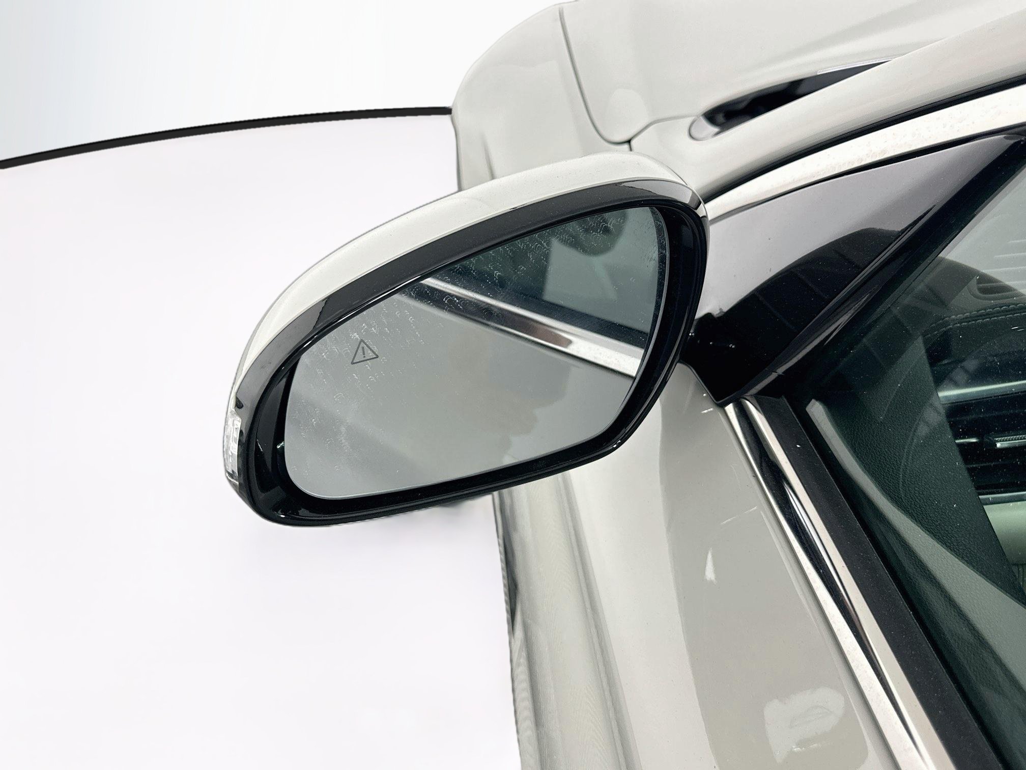 Used 2025 Genesis G70 2.5T RWD image 16