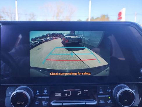 Used 2023 Toyota Highlander XSE AWD/4WD image 17