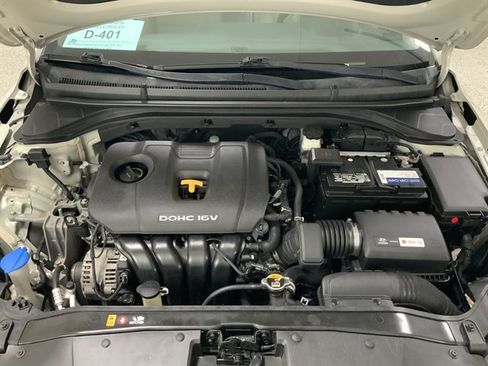 Used 2018 Hyundai Elantra Value Edition FWD image 8