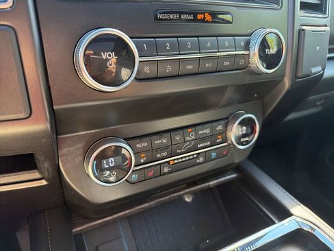 Used 2020 Ford Expedition Limited w/ Equipment Group 301A image 33