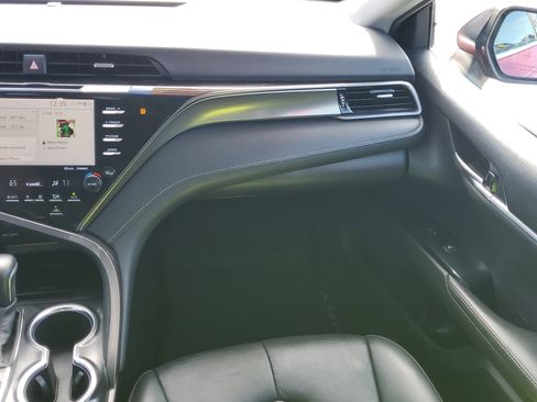 Used 2020 Toyota Camry XSE image 16