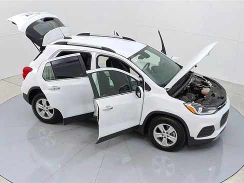 Used 2018 Chevrolet Trax LT w/ LT Convenience Package image 45