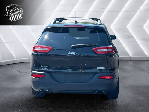 Used 2016 Jeep Cherokee Latitude w/ Cold Weather Group AWD/4WD image 5