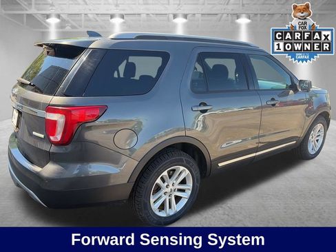 Certified 2017 Ford Explorer XLT w/ Equipment Group 201A FWD image 10