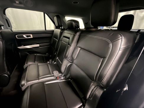 Used 2023 Ford Explorer XLT w/ Equipment Group 202A image 15