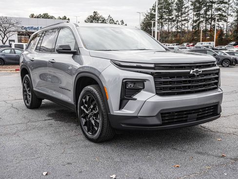 New 2026 Chevrolet Traverse LT w/ Midnight/Sport Edition image 4