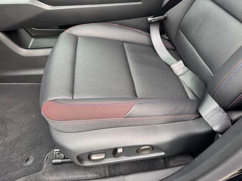 New 2026 Chevrolet Equinox RS w/ Convenience Package III FWD image 9