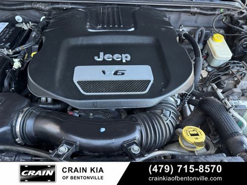 Used 2014 Jeep Wrangler Unlimited Rubicon w/ Connectivity Group image 33