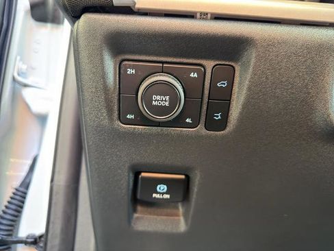 Certified 2025 Ford Expedition Active image 23