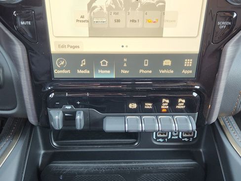 Used 2024 RAM 3500 Limited image 22