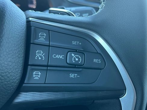 New 2025 Jeep Grand Cherokee Laredo image 10