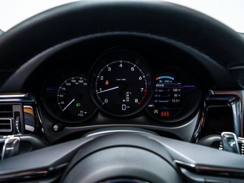New 2026 Porsche Macan AWD/4WD image 15