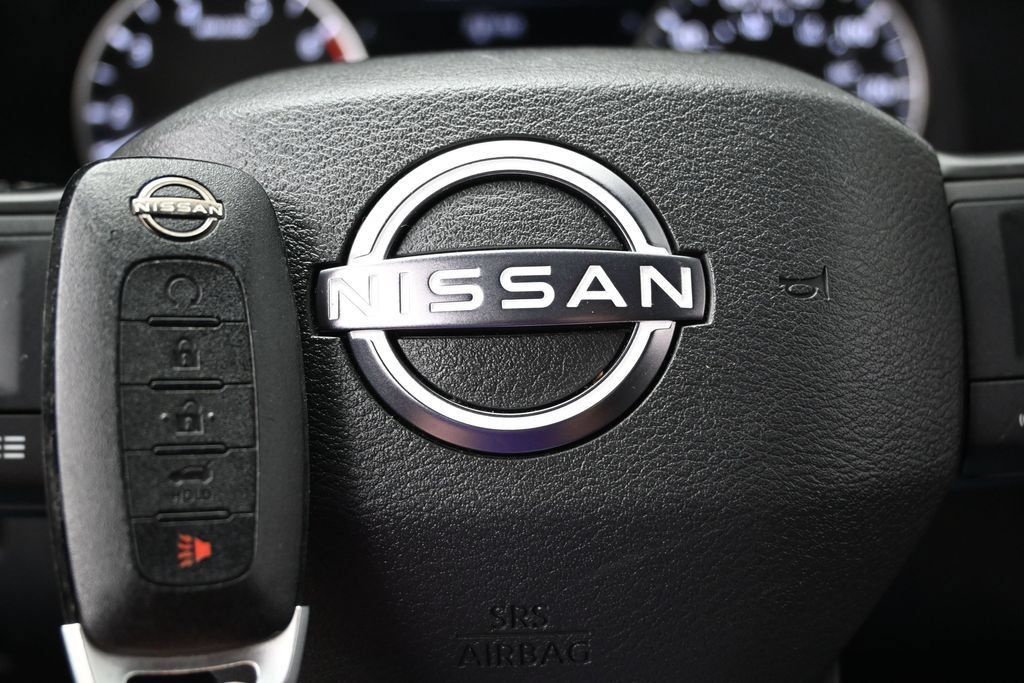 Used 2025 Nissan Rogue SV AWD/4WD image 41