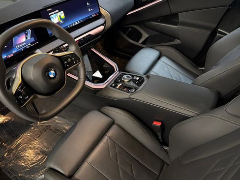 Used 2025 BMW X3 xDrive30i w/ Convenience Package image 17