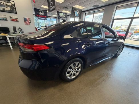 Used 2021 Toyota Corolla LE FWD image 8