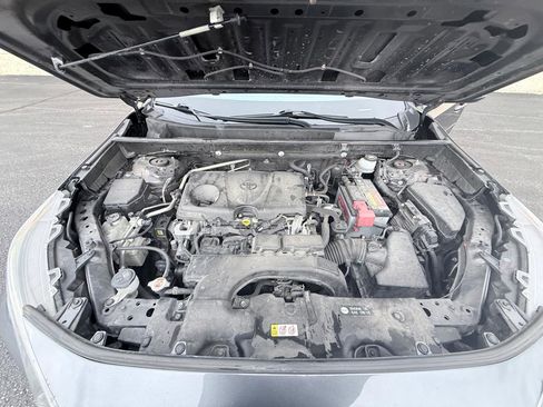 Used 2019 Toyota RAV4 XLE Premium w/ Carpet Mat Package image 18